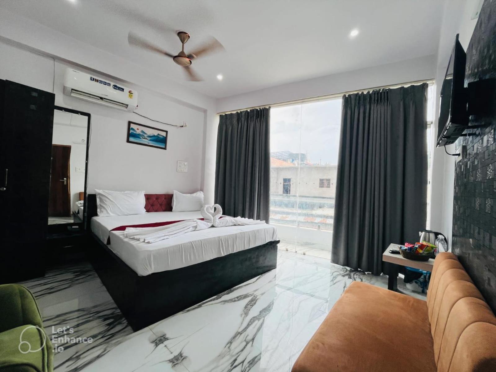 Hotel Vinayak Plaza Βαρανάσι Εξωτερικό φωτογραφία