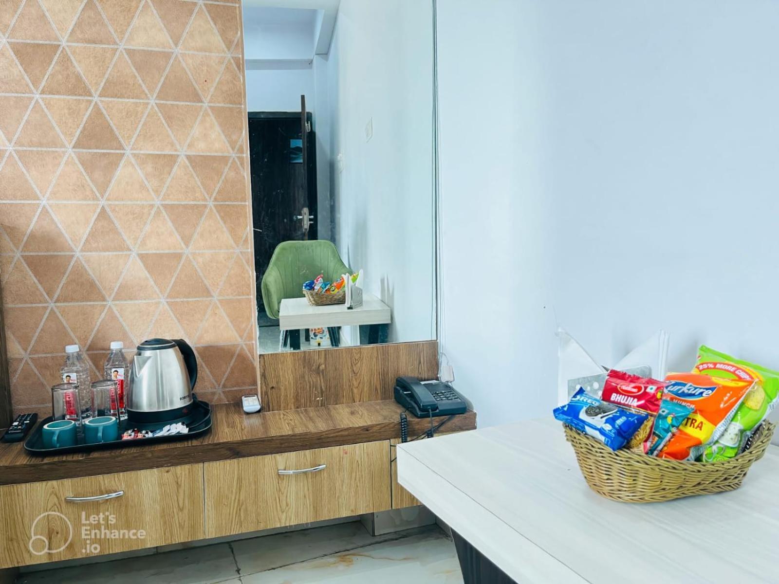 Hotel Vinayak Plaza Βαρανάσι Εξωτερικό φωτογραφία